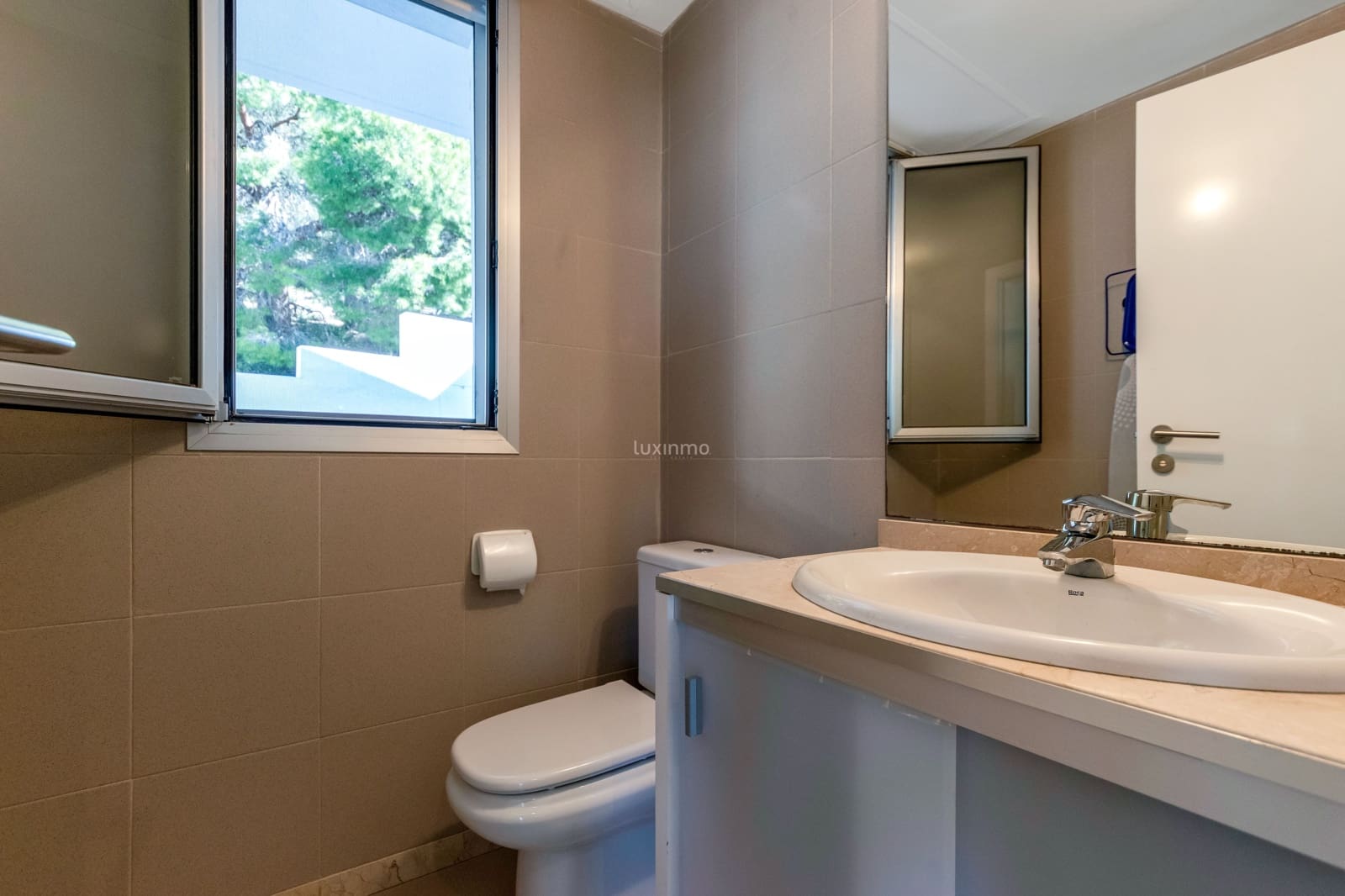 4 sypialnia Willa na sprzedaż w Altea z basenem garażem - 1 250 000 € (Ref: 9802978)