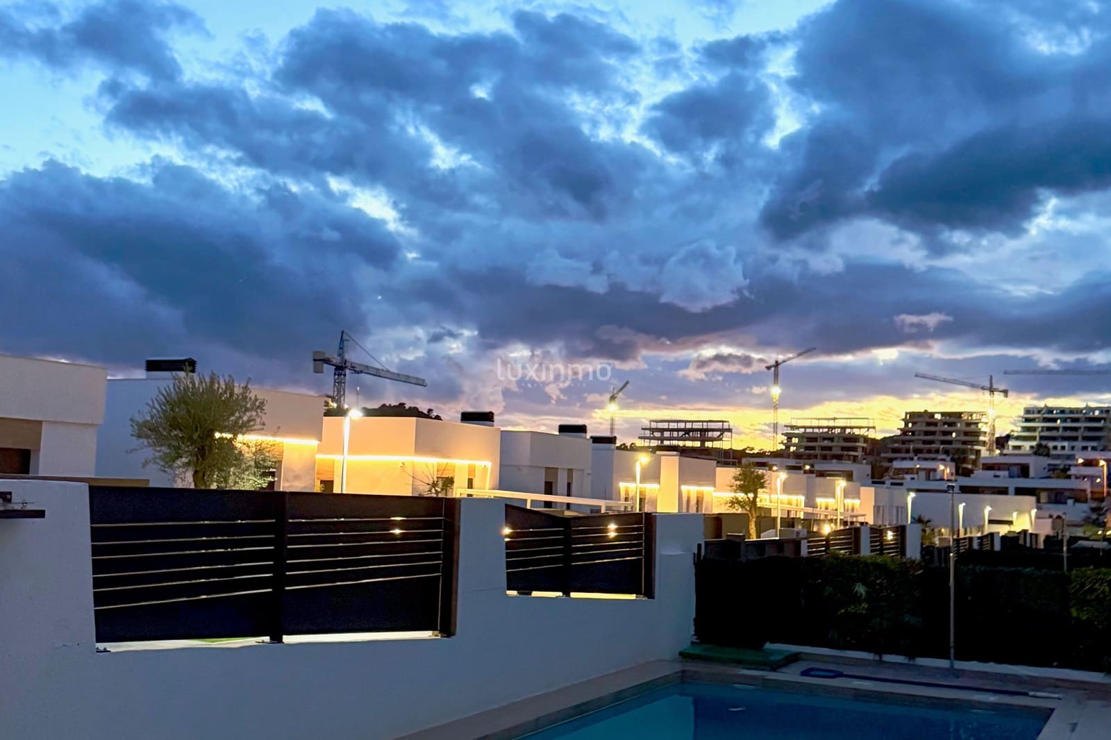 Chalet de 5 habitaciones en Finestrat en venta con piscina garaje - 798.000 € (Ref: 9802979)