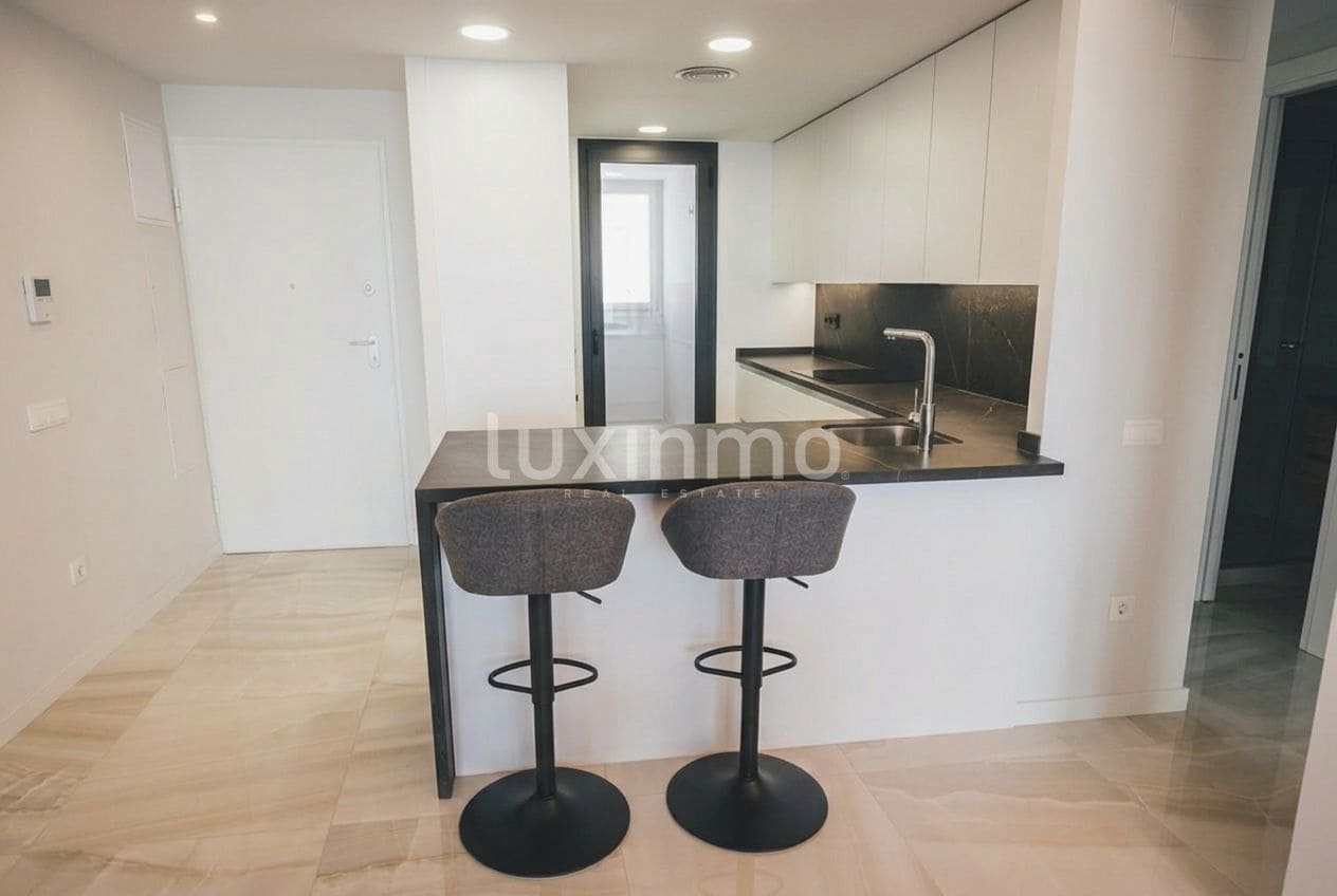 Piso de 2 habitaciones en Benidorm en venta con piscina garaje - 550.000 € (Ref: 9802980)