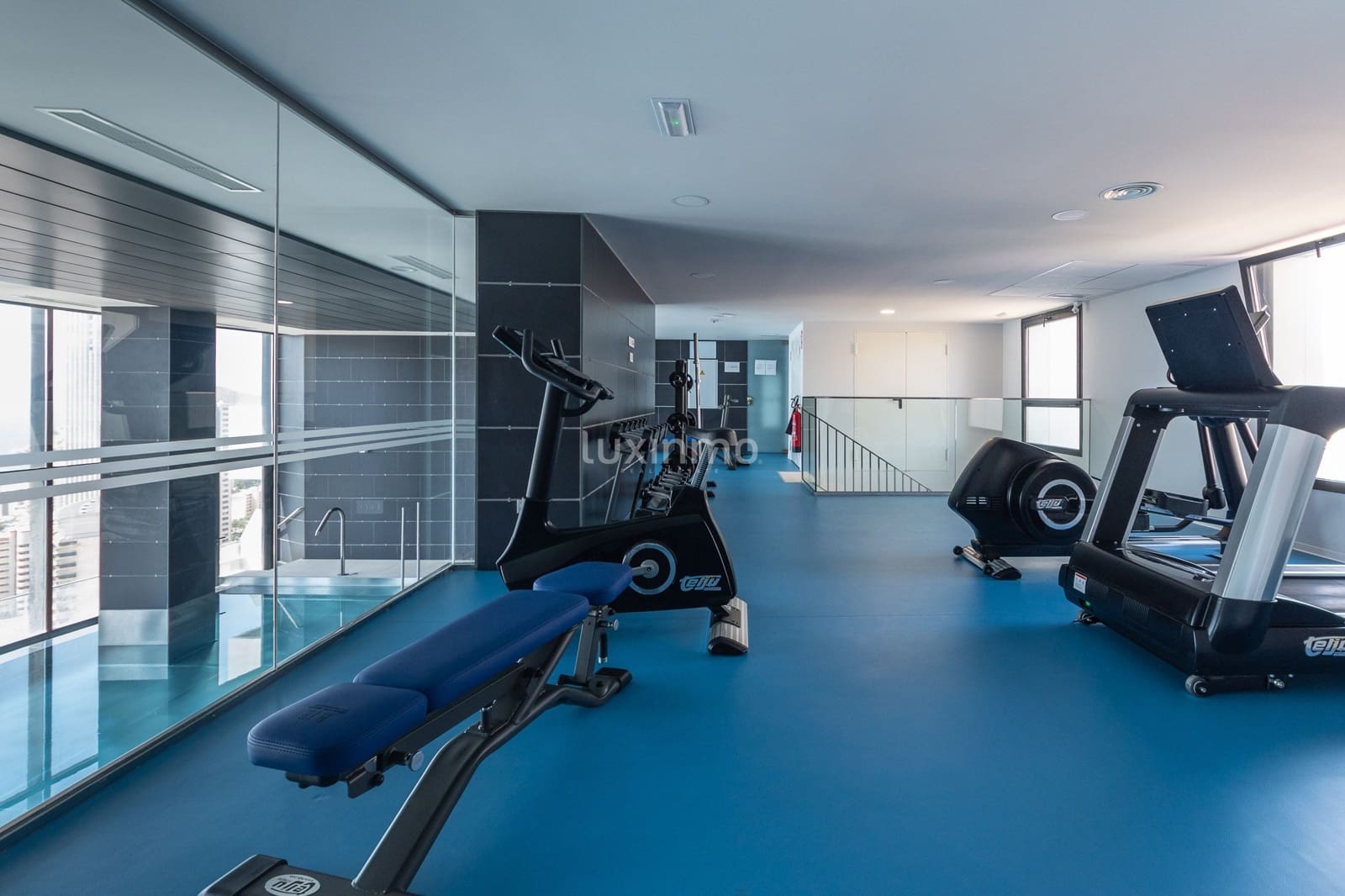 Piso de 2 habitaciones en Benidorm en venta con piscina garaje - 550.000 € (Ref: 9802980)