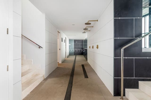 2 soverom Leilighet til salgs i Benidorm med svømmebasseng garasje - € 550 000 (Ref: 9802980)