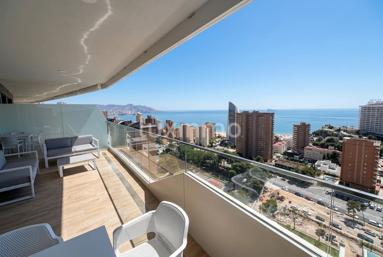 2 sovrum Lägenhet till salu i Benidorm med pool garage - 550 000 € (Ref: 9802980)