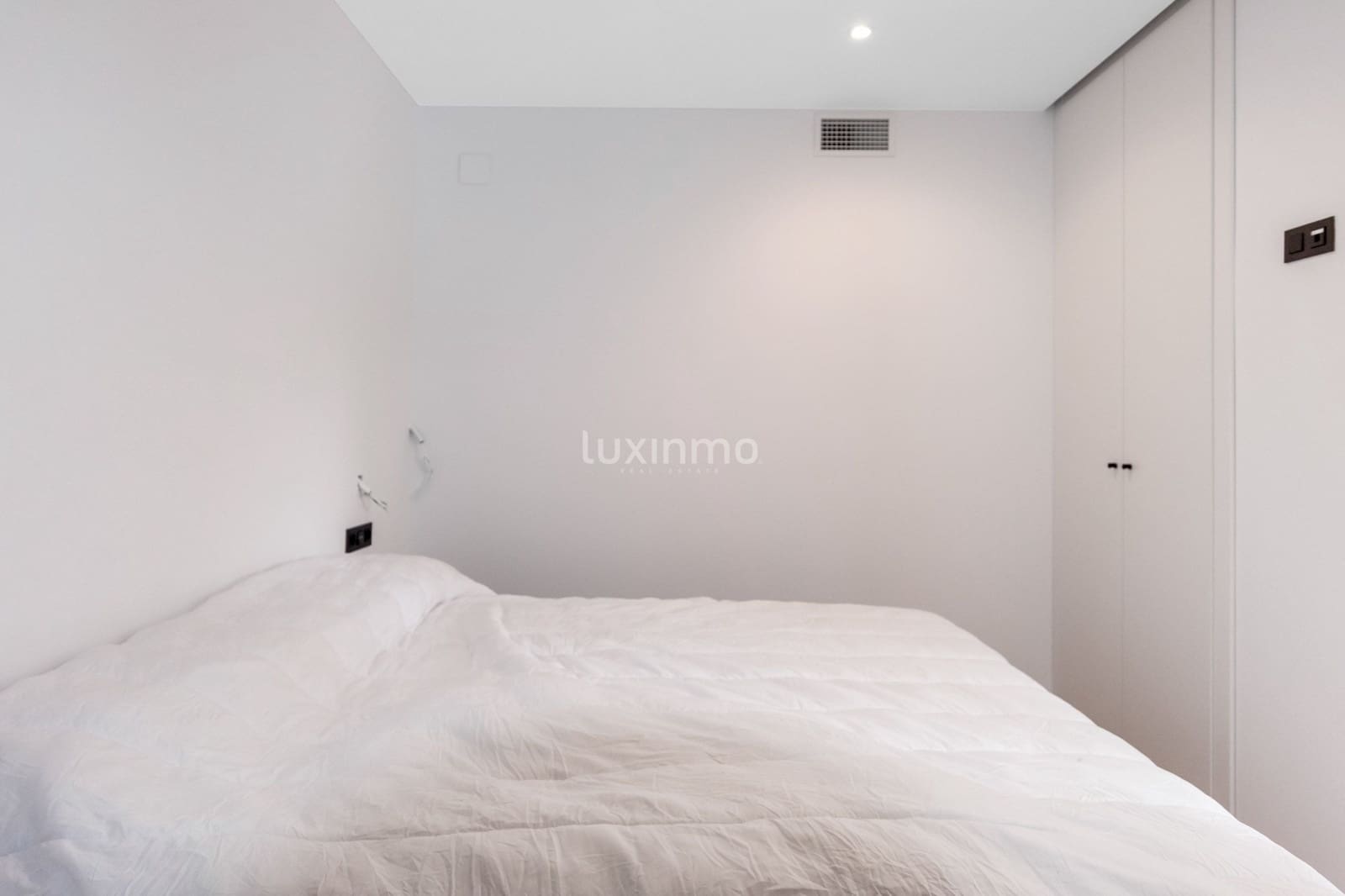 2 makuuhuone Asunto vuokrattavana paikassa La Villajoyosa / Vila Joiosa mukana uima-altaan 
autotalli - 1 700 € (Ref: 9805282)