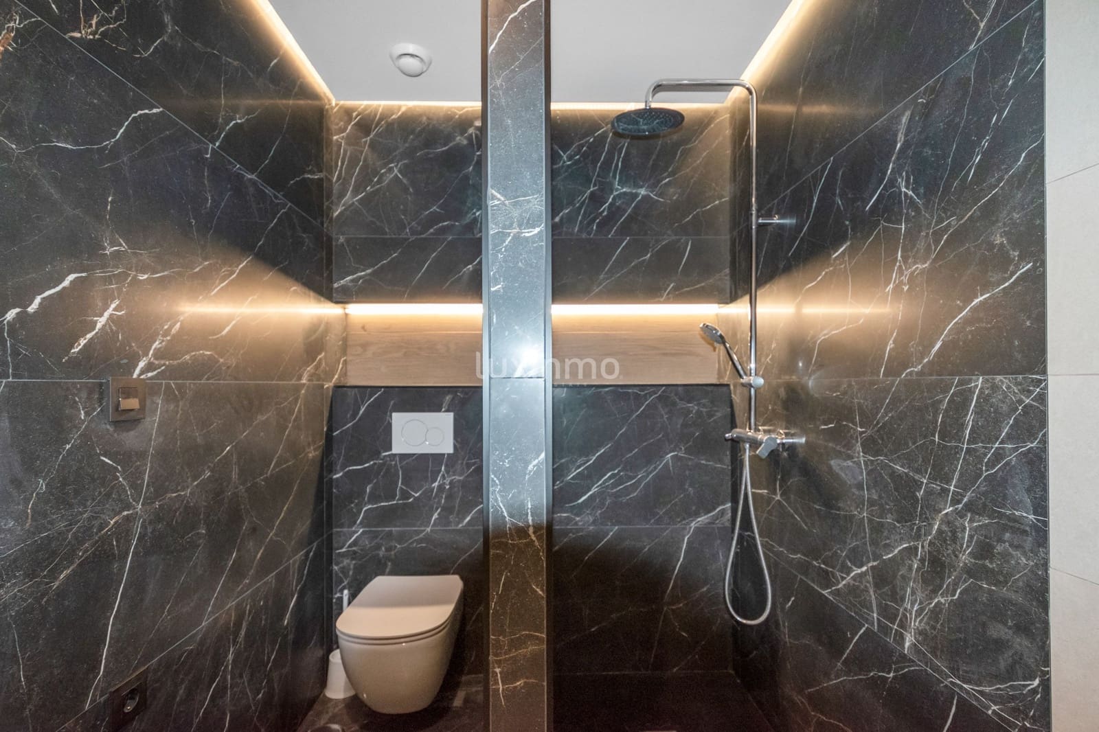 2 makuuhuone Asunto vuokrattavana paikassa La Villajoyosa / Vila Joiosa mukana uima-altaan 
autotalli - 1 700 € (Ref: 9805282)