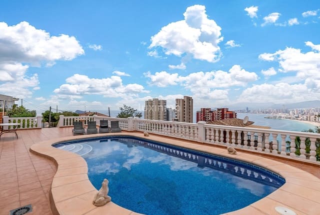 Chalet de 4 habitaciones en Benidorm en venta con piscina garaje - 1.200.000 € (Ref: 9807237)