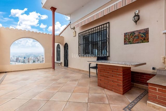 Chalet de 4 habitaciones en Benidorm en venta con piscina garaje - 1.200.000 € (Ref: 9807237)