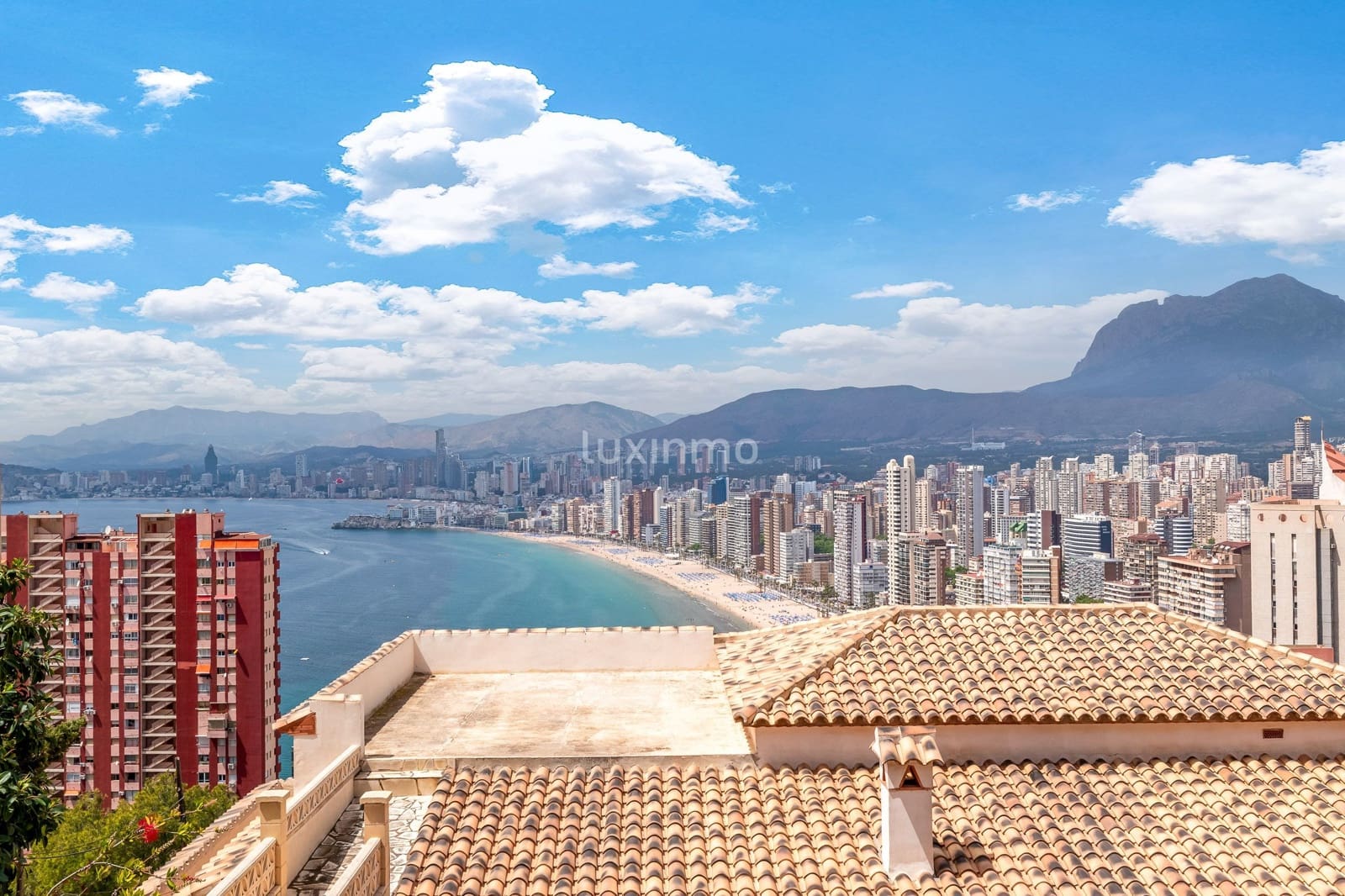 Chalet de 4 habitaciones en Benidorm en venta con piscina garaje - 1.200.000 € (Ref: 9807237)