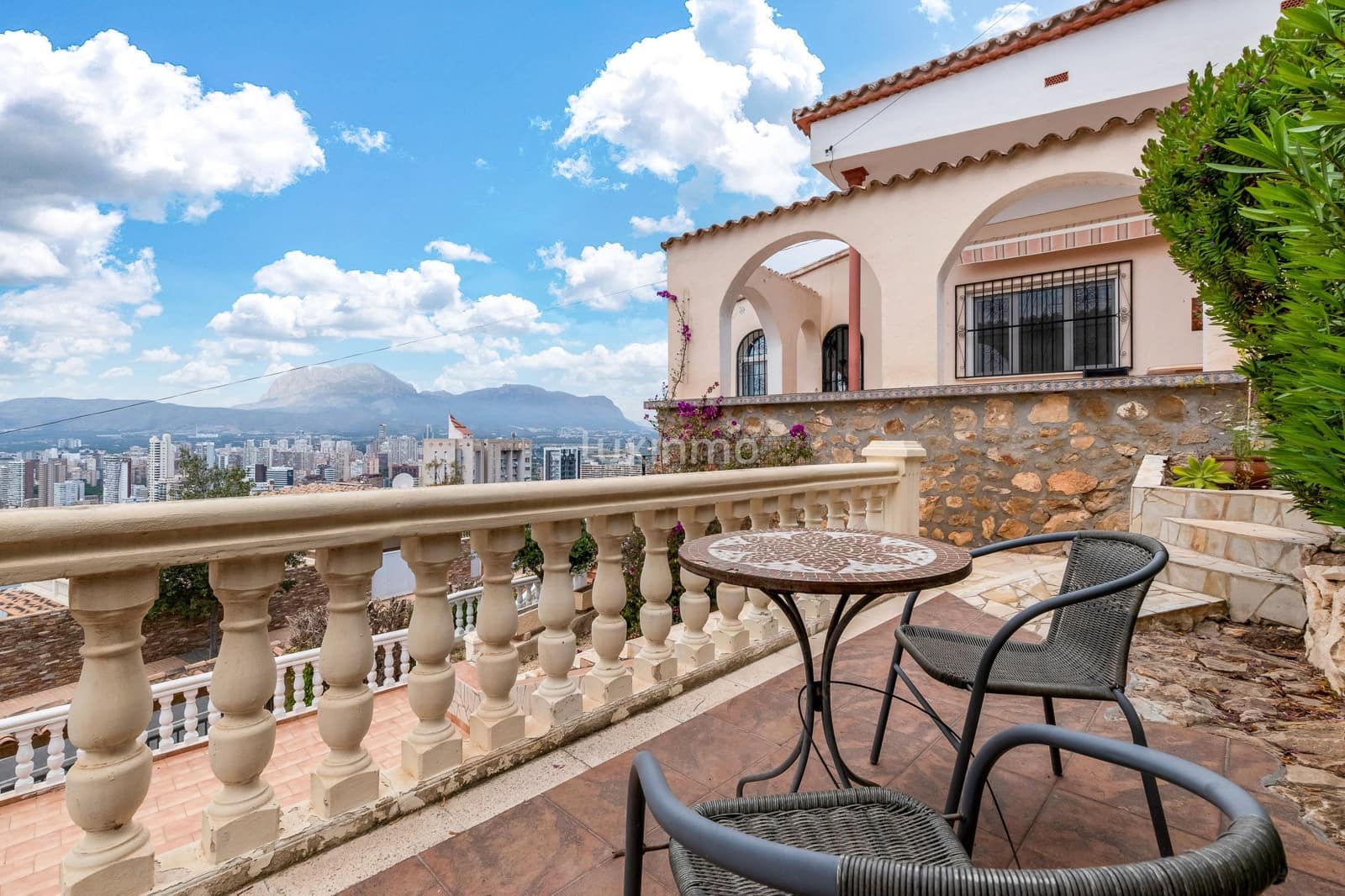 Chalet de 4 habitaciones en Benidorm en venta con piscina garaje - 1.200.000 € (Ref: 9807237)