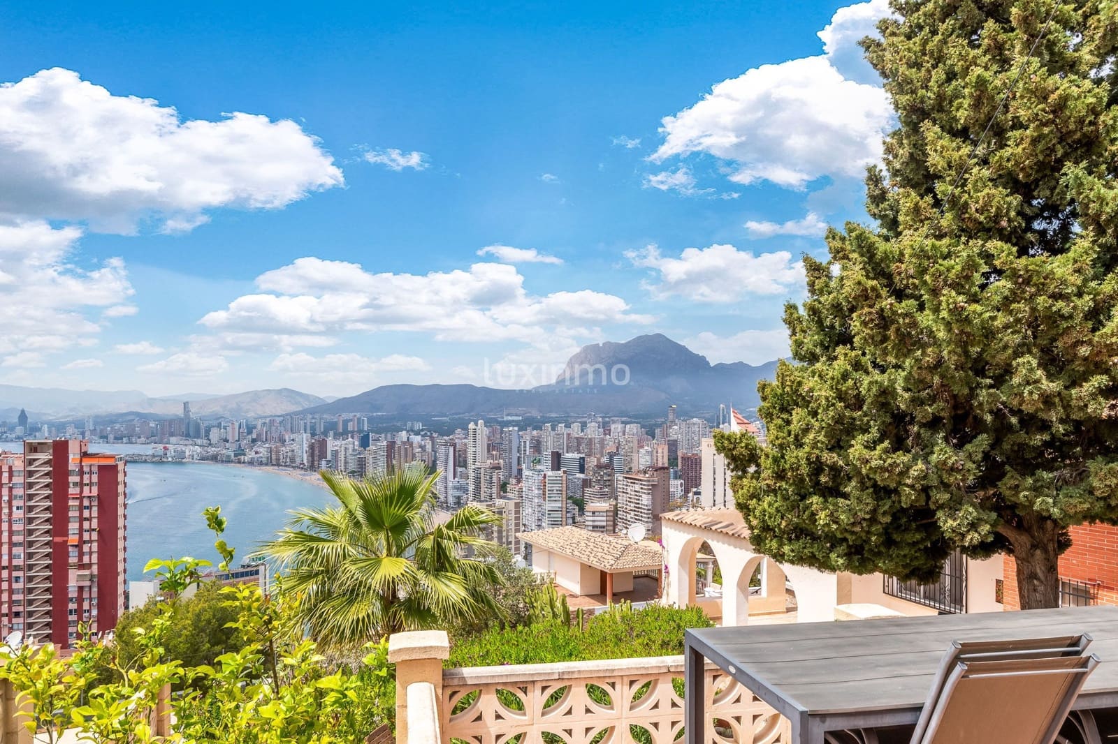 Chalet de 4 habitaciones en Benidorm en venta con piscina garaje - 1.200.000 € (Ref: 9807237)