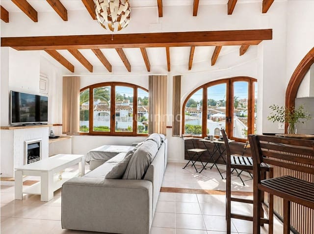 2 makuuhuone Huvila vuokrattavana paikassa Calpe / Calp mukana uima-altaan 
autotalli - 1 350 € (Ref: 9807238)