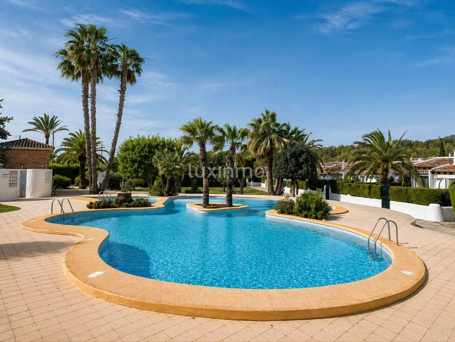 2 makuuhuone Huvila vuokrattavana paikassa Calpe / Calp mukana uima-altaan 
autotalli - 1 350 € (Ref: 9807238)