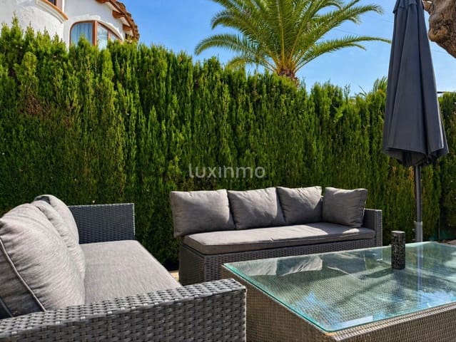 2 makuuhuone Huvila vuokrattavana paikassa Calpe / Calp mukana uima-altaan 
autotalli - 1 350 € (Ref: 9807238)