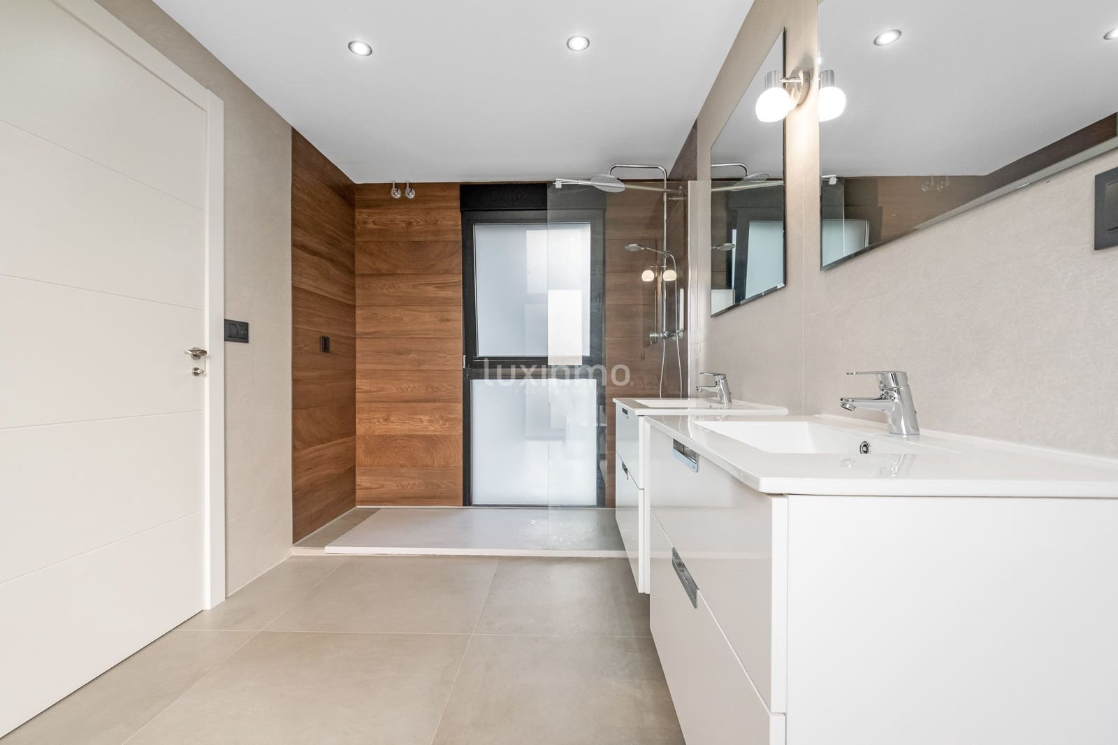 5 slaapkamer Villa te huur in Alfaz del Pi / L'Alfas del Pi met zwembad garage - € 5.000 (Ref: 9807240)