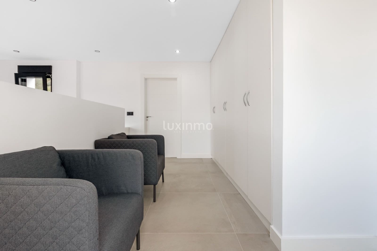 5 slaapkamer Villa te huur in Alfaz del Pi / L'Alfas del Pi met zwembad garage - € 5.000 (Ref: 9807240)