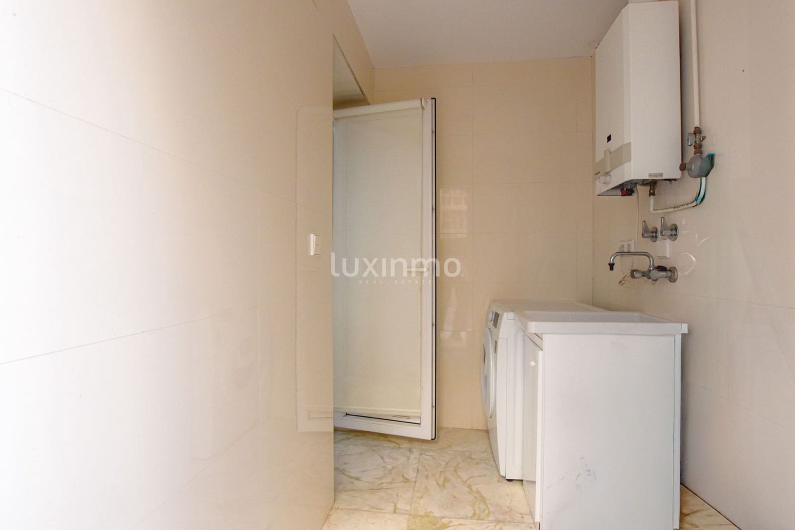 3 quarto Apartamento para arrendar em Altea com piscina garagem - 3 500 € (Ref: 9812588)
