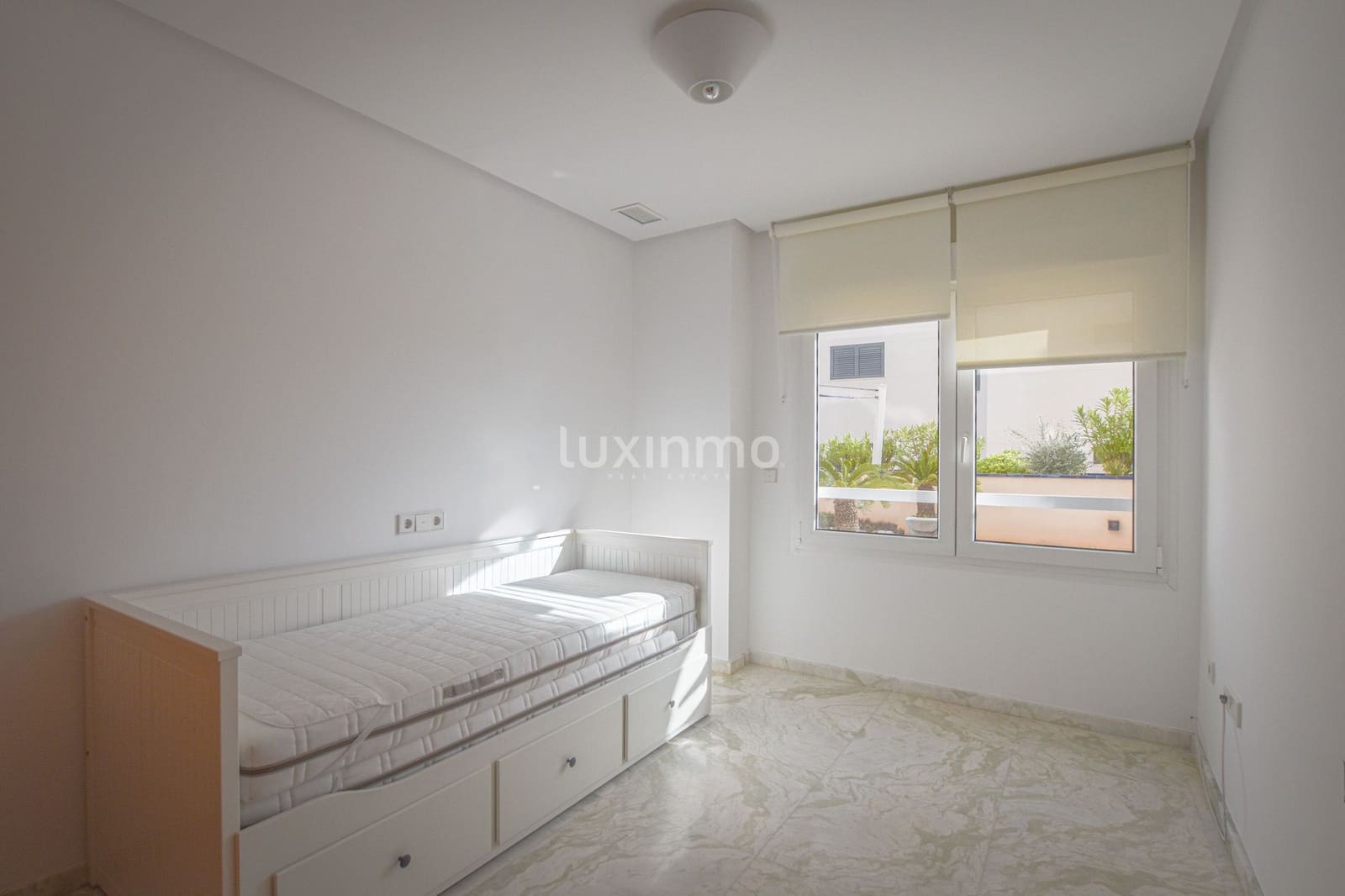 3 quarto Apartamento para arrendar em Altea com piscina garagem - 3 500 € (Ref: 9812588)