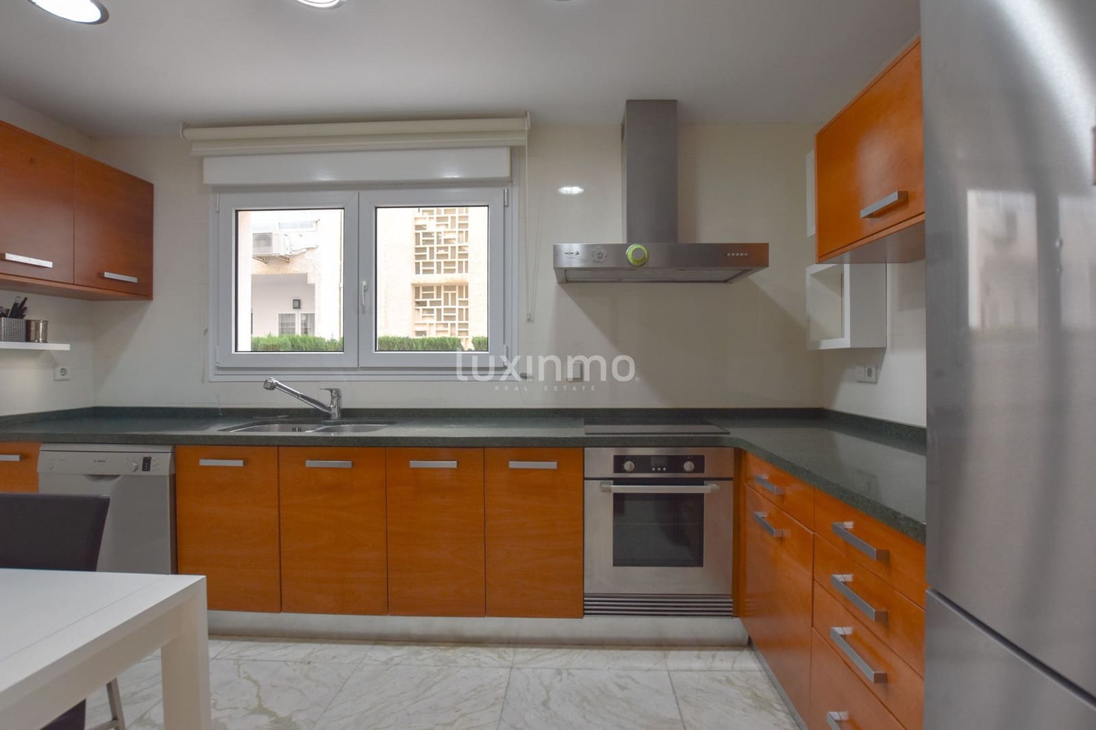 3 quarto Apartamento para arrendar em Altea com piscina garagem - 3 500 € (Ref: 9812588)