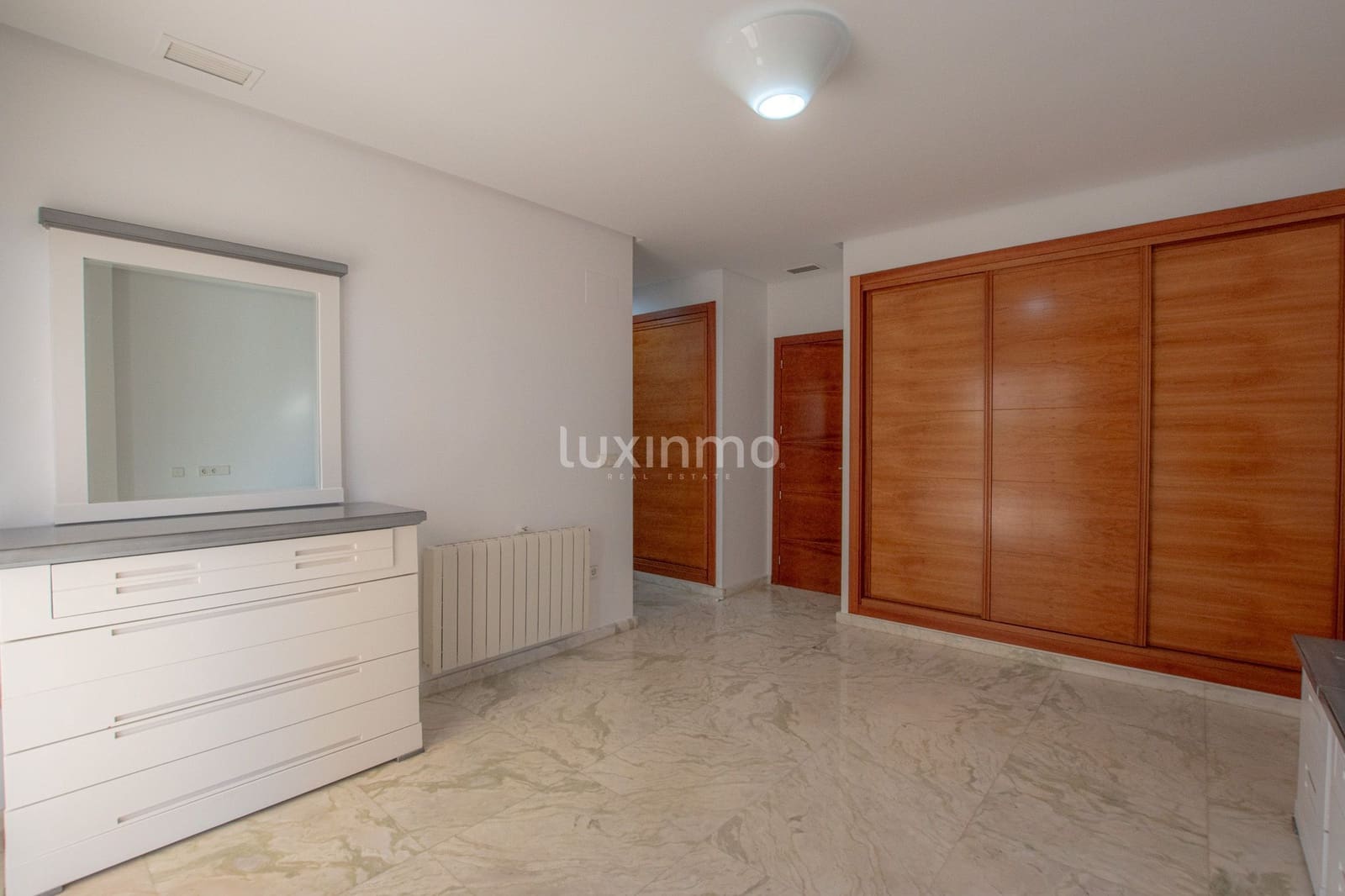 3 quarto Apartamento para arrendar em Altea com piscina garagem - 3 500 € (Ref: 9812588)