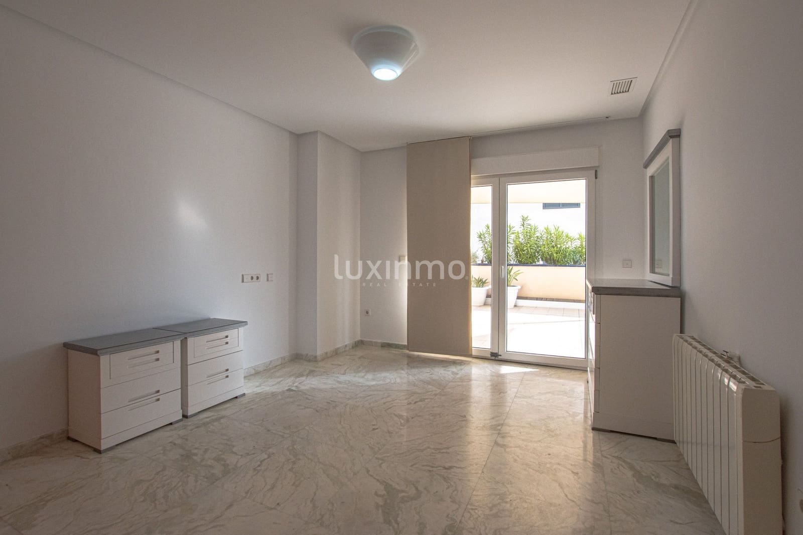 3 quarto Apartamento para arrendar em Altea com piscina garagem - 3 500 € (Ref: 9812588)