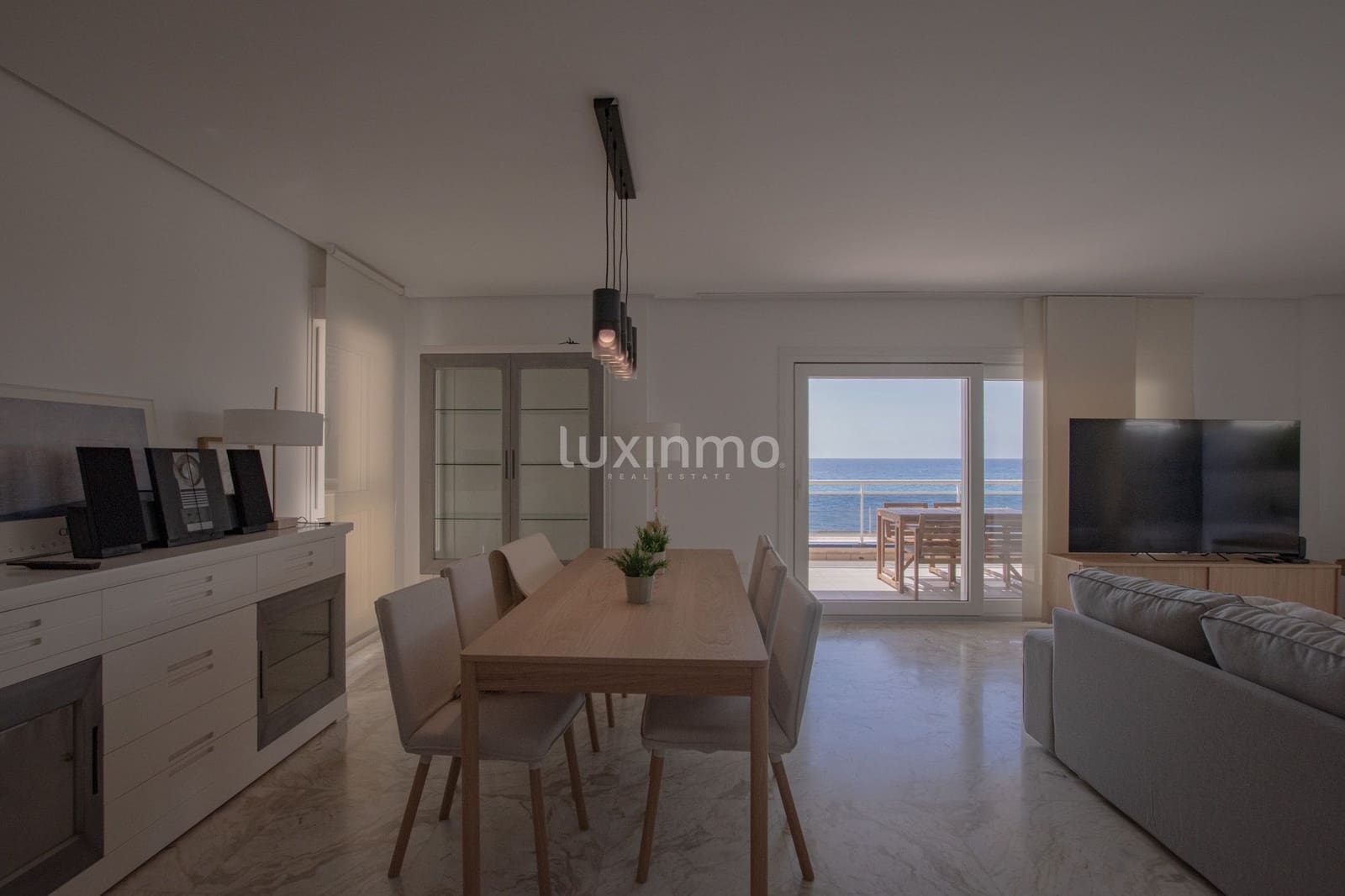 Apartamento de 3 habitaciones en Altea en alquiler con piscina garaje - 3.400 € (Ref: 9812588)