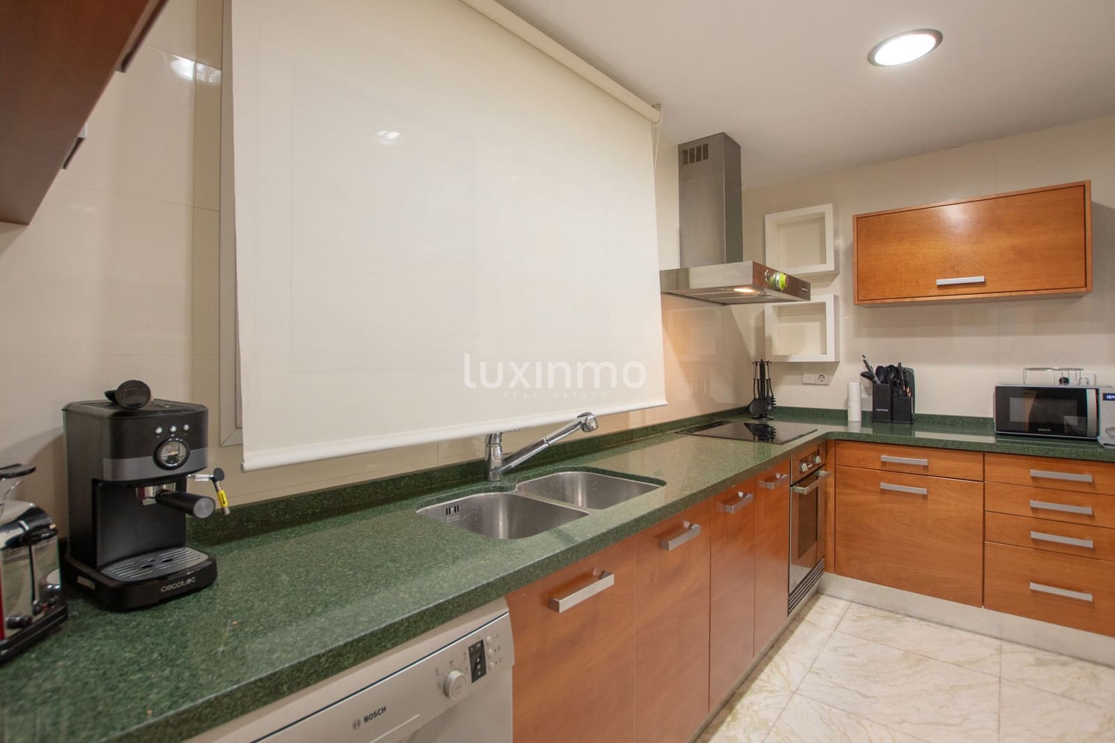 Apartamento de 3 habitaciones en Altea en alquiler con piscina garaje - 3.400 € (Ref: 9812588)