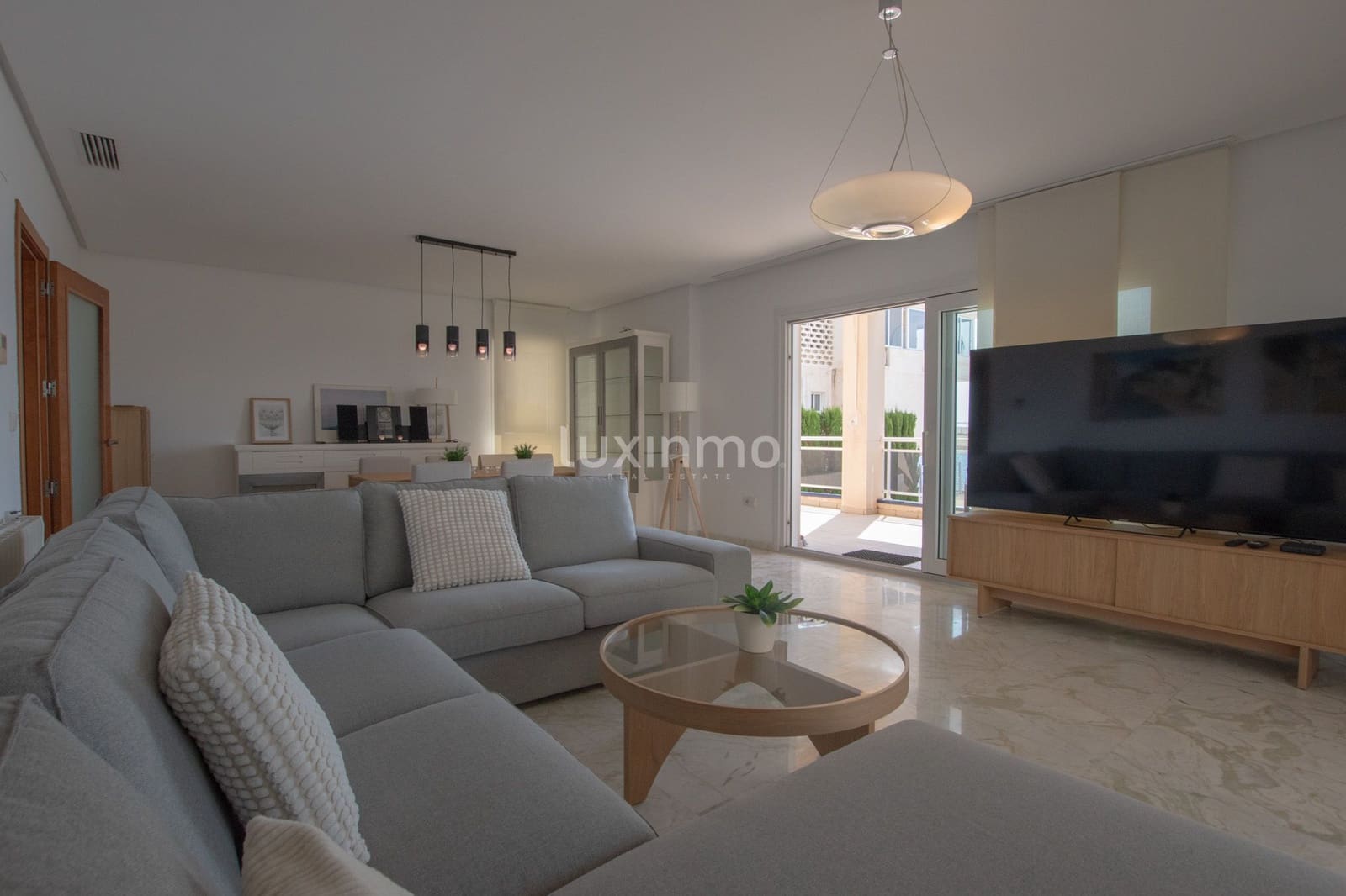 Apartamento de 3 habitaciones en Altea en alquiler con piscina garaje - 3.400 € (Ref: 9812588)