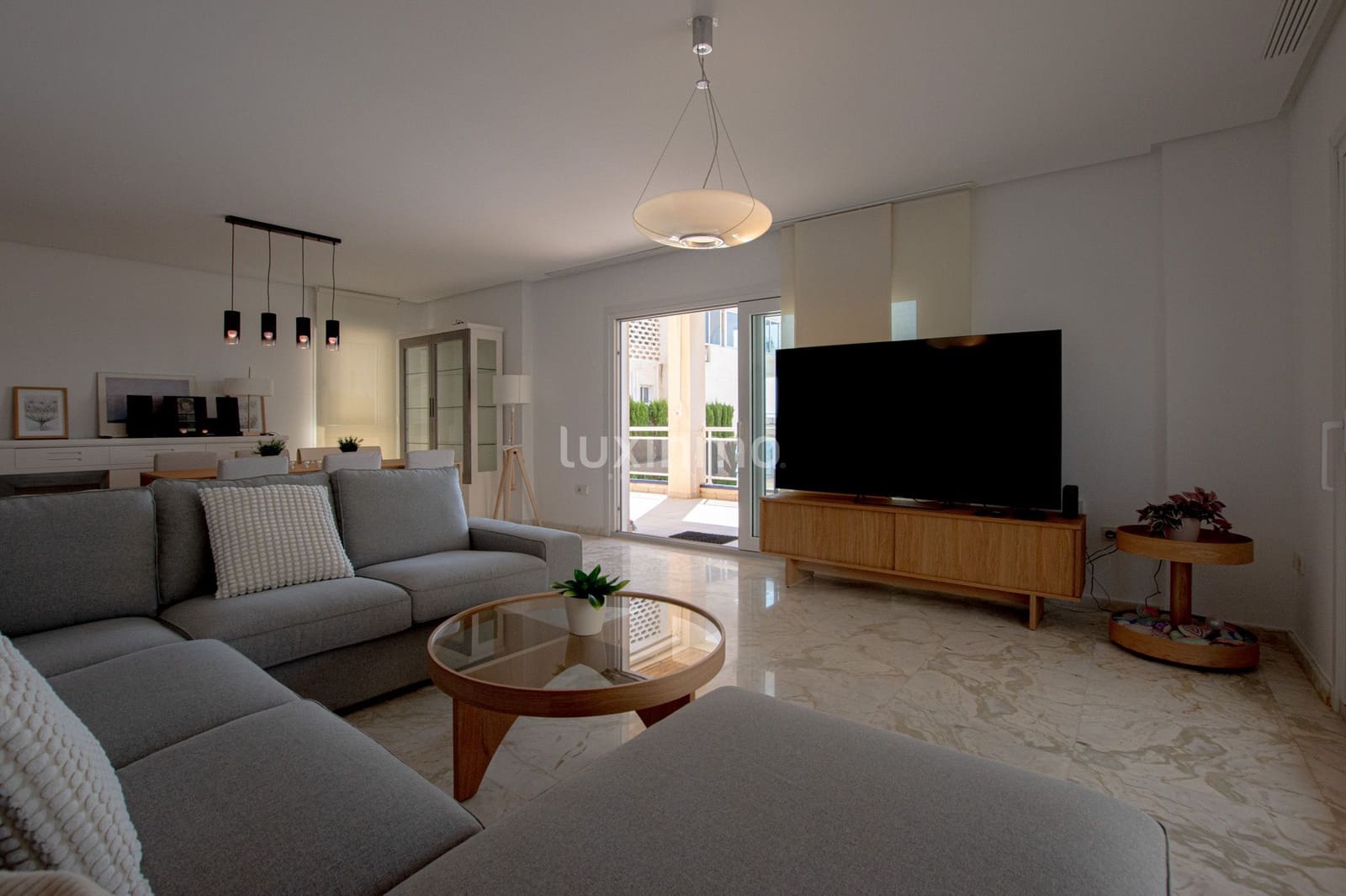 Apartamento de 3 habitaciones en Altea en alquiler con piscina garaje - 3.400 € (Ref: 9812588)