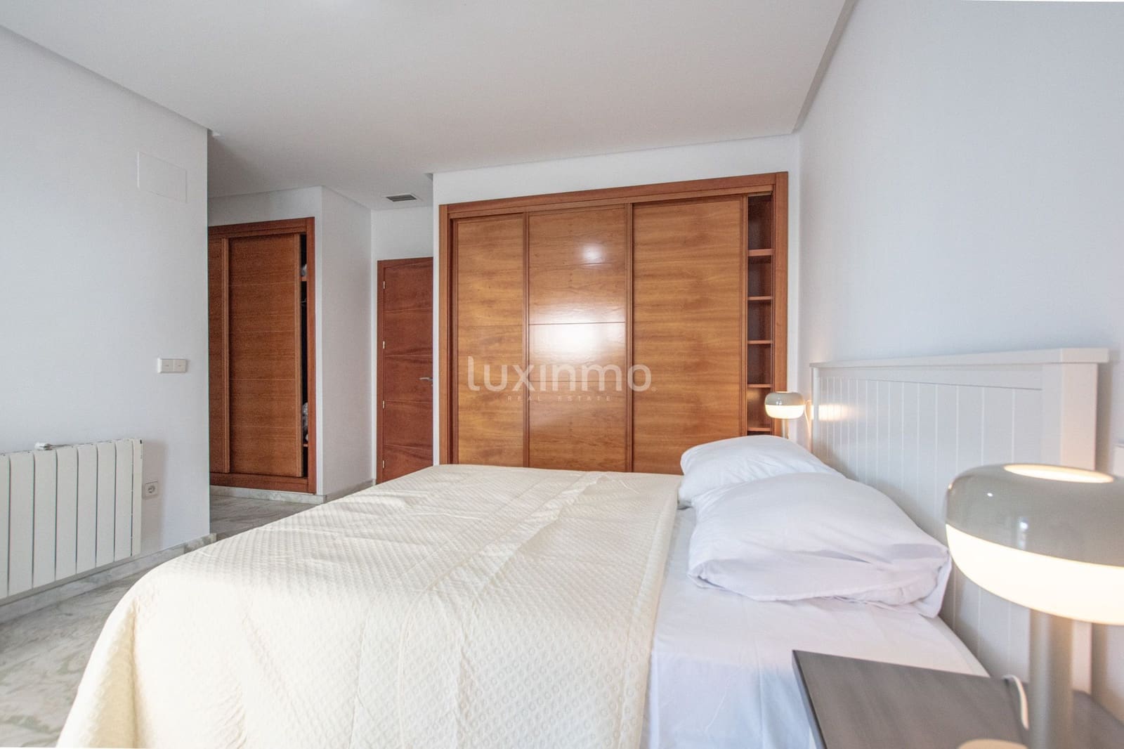 Apartamento de 3 habitaciones en Altea en alquiler con piscina garaje - 3.400 € (Ref: 9812588)