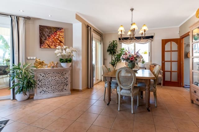 4 soveværelse Villa til salg i Alfaz del Pi / L'Alfàs del Pi med swimmingpool garage - € 619.000 (Ref: 9818627)