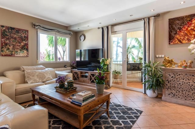 4 soveværelse Villa til salg i Alfaz del Pi / L'Alfàs del Pi med swimmingpool garage - € 619.000 (Ref: 9818627)