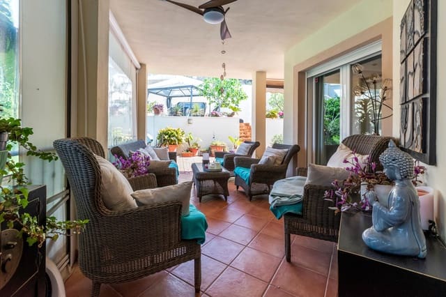 4 soveværelse Villa til salg i Alfaz del Pi / L'Alfàs del Pi med swimmingpool garage - € 619.000 (Ref: 9818627)