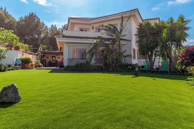 4 soveværelse Villa til salg i Alfaz del Pi / L'Alfàs del Pi med swimmingpool garage - € 619.000 (Ref: 9818627)