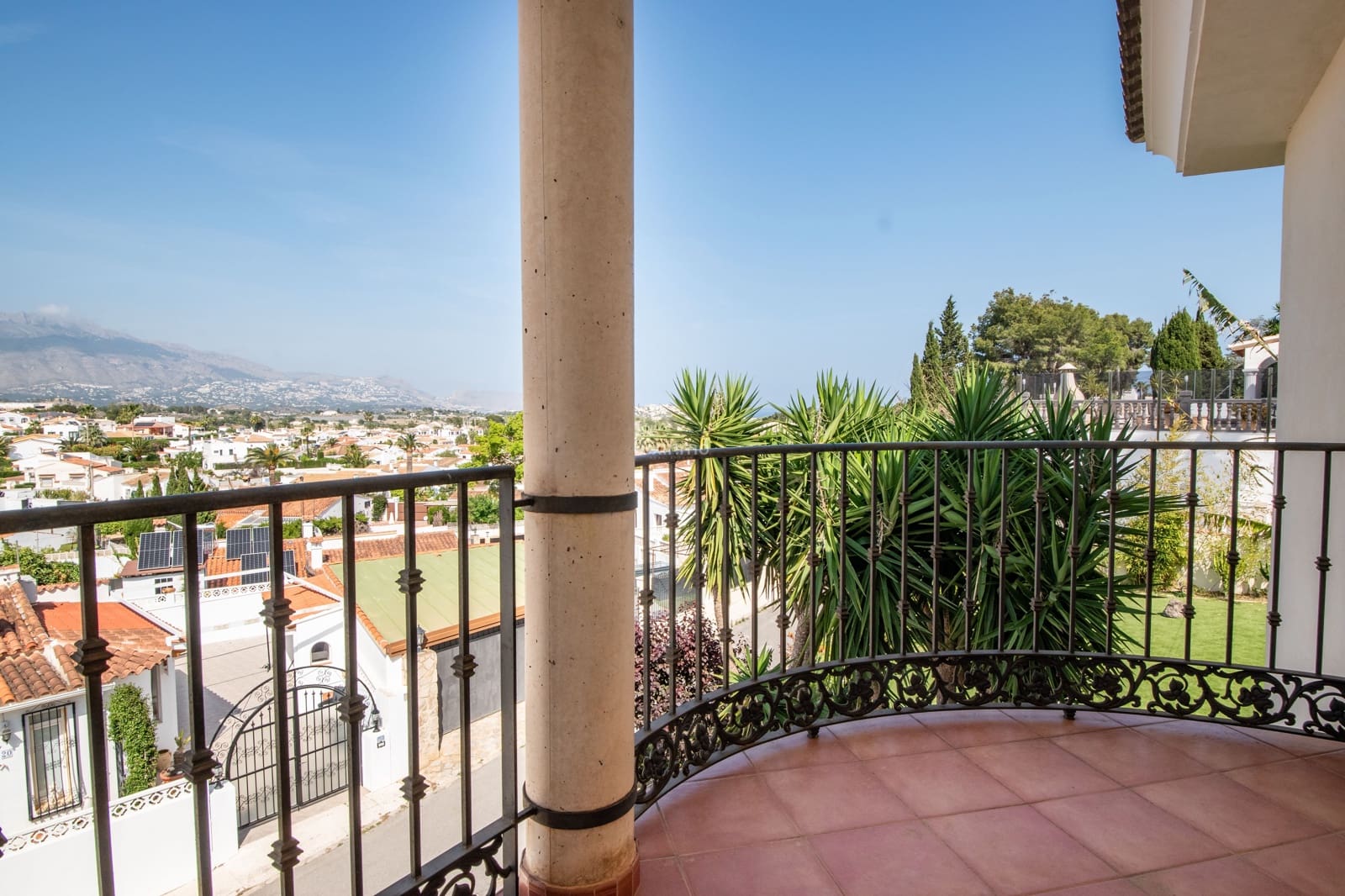 4 soveværelse Villa til salg i Alfaz del Pi / L'Alfas del Pi med swimmingpool garage - € 619.000 (Ref: 9818627)