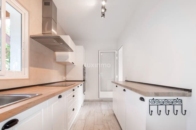 4 bedroom Villa for rent in Alfaz del Pi / L'Alfàs del Pi with pool garage - € 3,500 (Ref: 9823787)