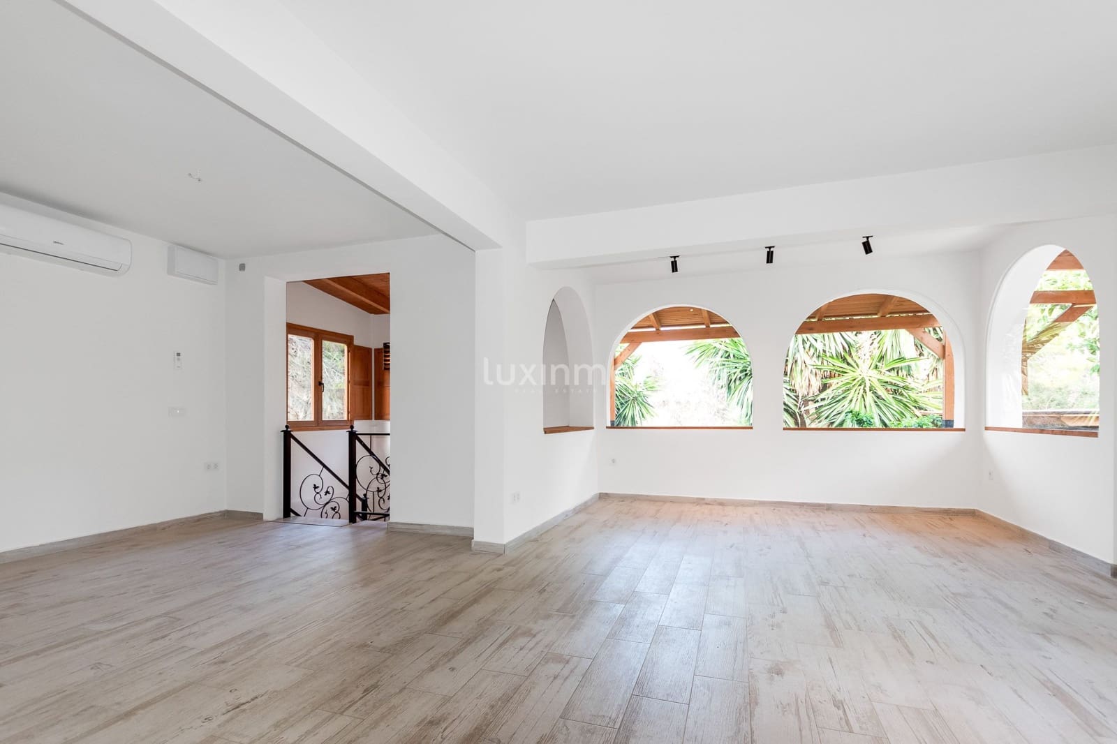 4 bedroom Villa for rent in Alfaz del Pi / L'Alfas del Pi with pool garage - € 3,500 (Ref: 9823787)