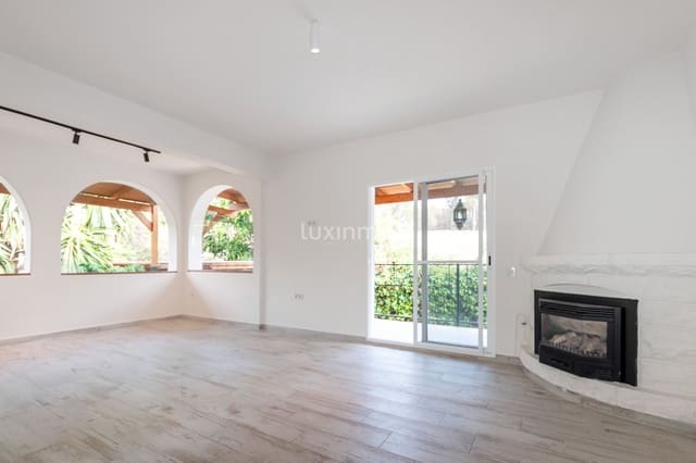 4 bedroom Villa for rent in Alfaz del Pi / L'Alfàs del Pi with pool garage - € 3,500 (Ref: 9823787)