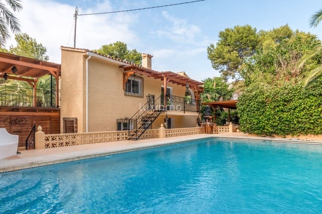 4 bedroom Villa for rent in Alfaz del Pi / L'Alfàs del Pi with pool garage - € 3,500 (Ref: 9823787)