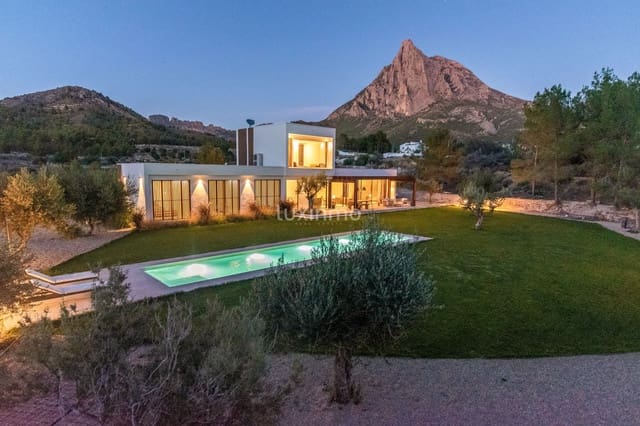 4 slaapkamer Villa te huur in Finestrat met zwembad - € 5.500 (Ref: 9833039)