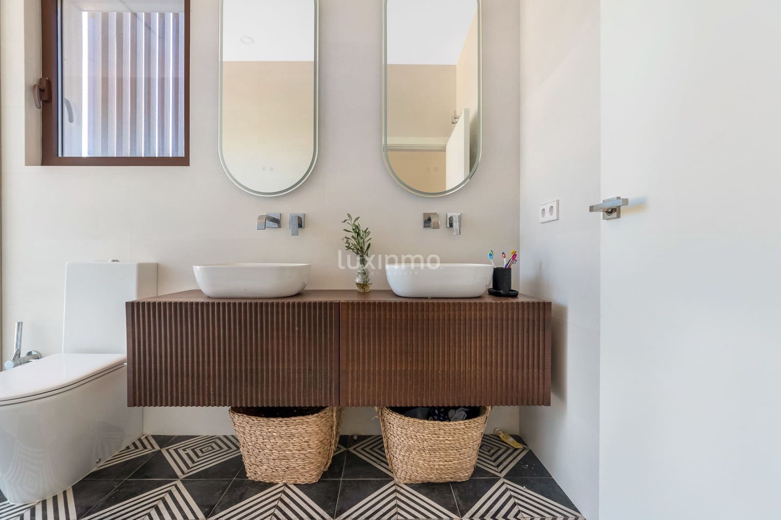 4 slaapkamer Villa te huur in Finestrat met zwembad - € 5.500 (Ref: 9833039)
