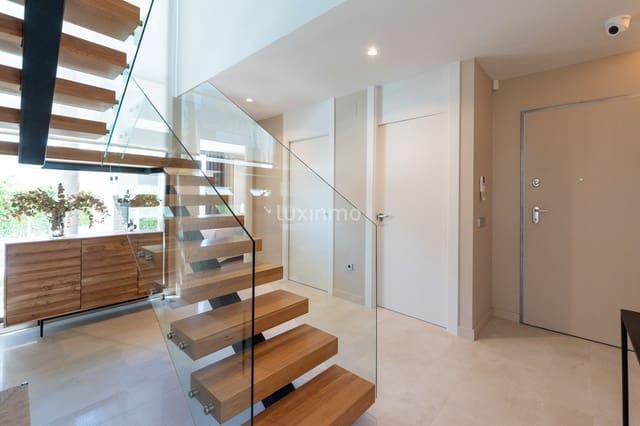 4 bedroom Villa for rent in Finestrat with pool garage - € 5,000 (Ref: 9841890)