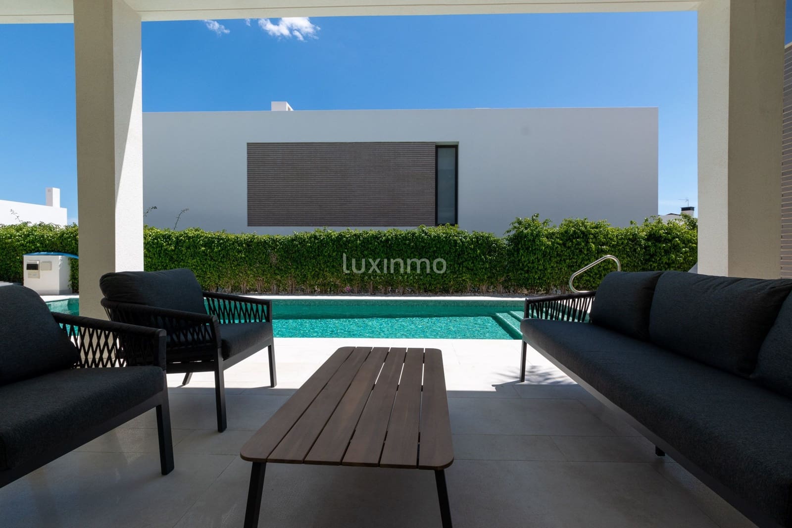 4 bedroom Villa for rent in Finestrat with pool garage - € 5,000 (Ref: 9841890)