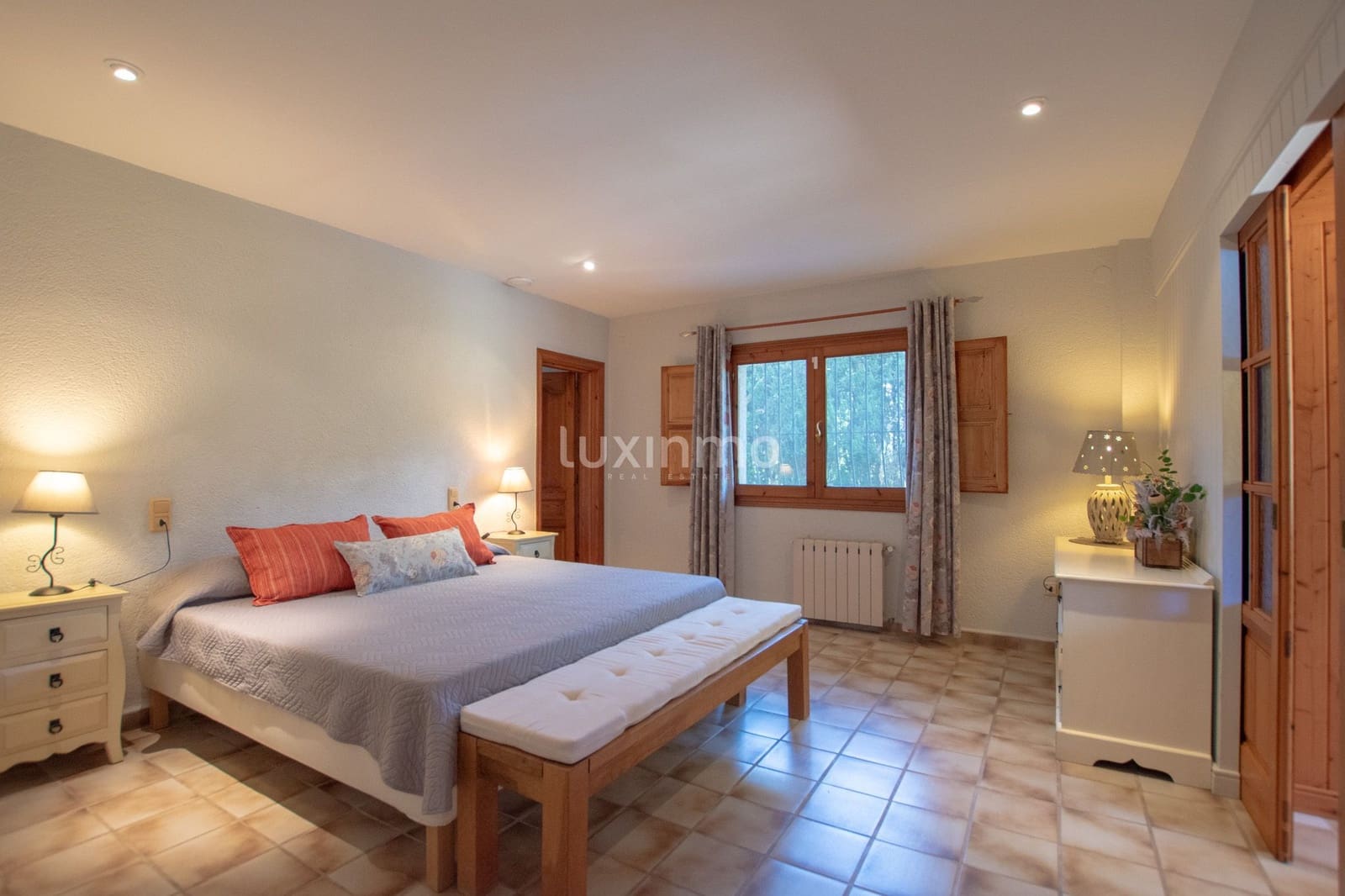 4 bedroom Villa for rent in Benissa with pool garage - € 2,700 (Ref: 9875263)