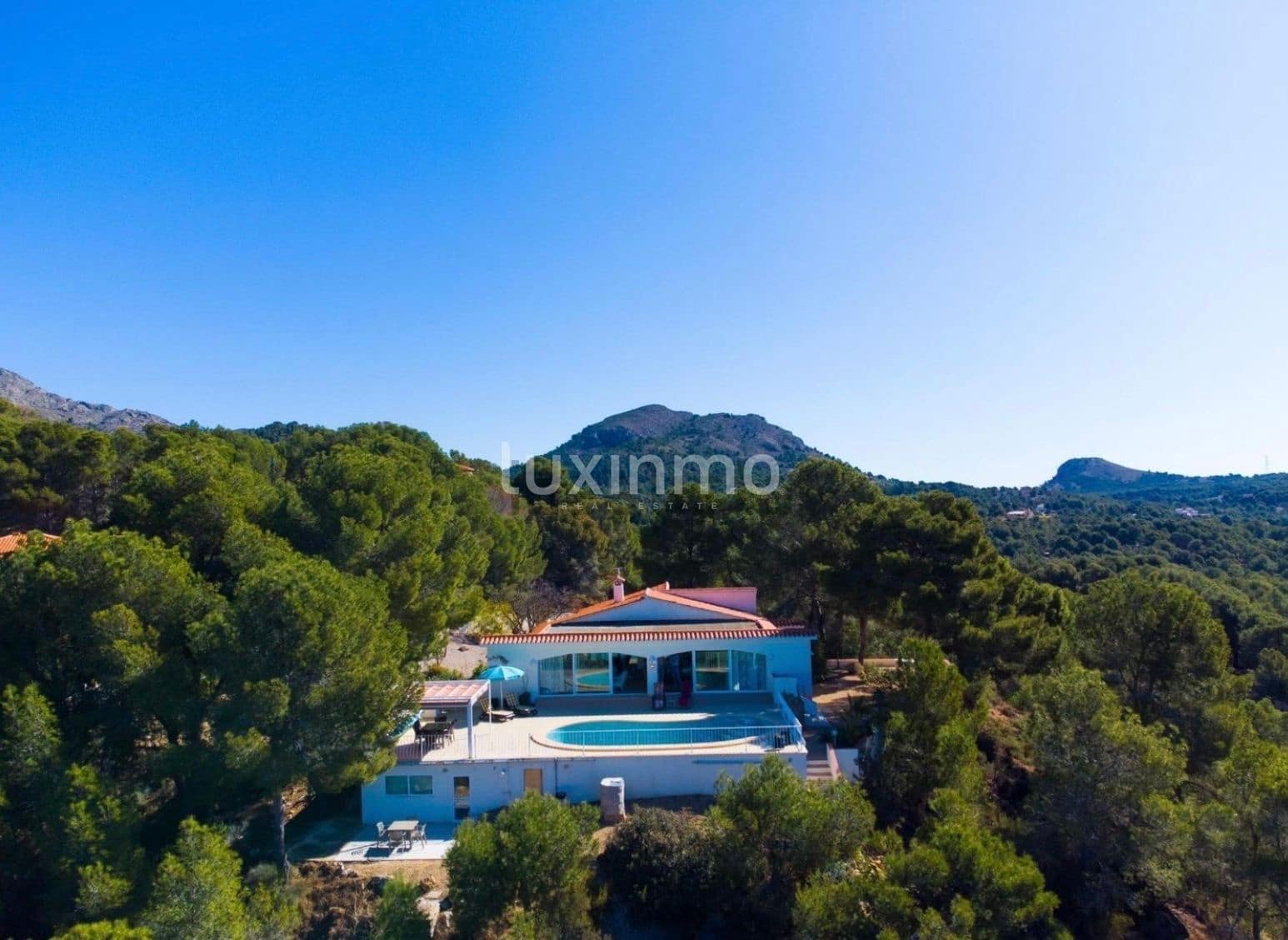 3 slaapkamer Villa te koop in Finestrat met zwembad garage - € 689.000 (Ref: 9882643)
