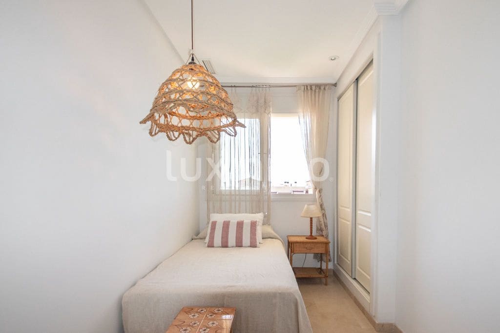 2 bedroom Apartment for sale in Altea with pool garage - € 325,000 (Ref: 9914954)