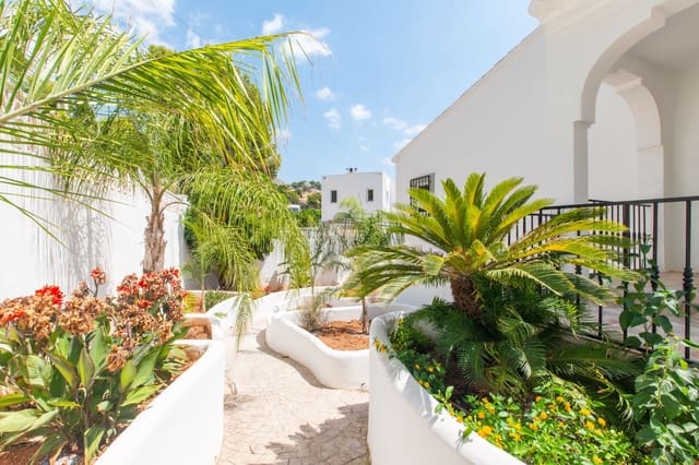 Chalet de 6 habitaciones en Altea en venta con piscina garaje - 999.000 € (Ref: 9944359)