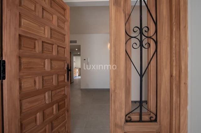 Appartement de 2 chambres à louer à Senija - 1 000 € (Ref: 9946649)