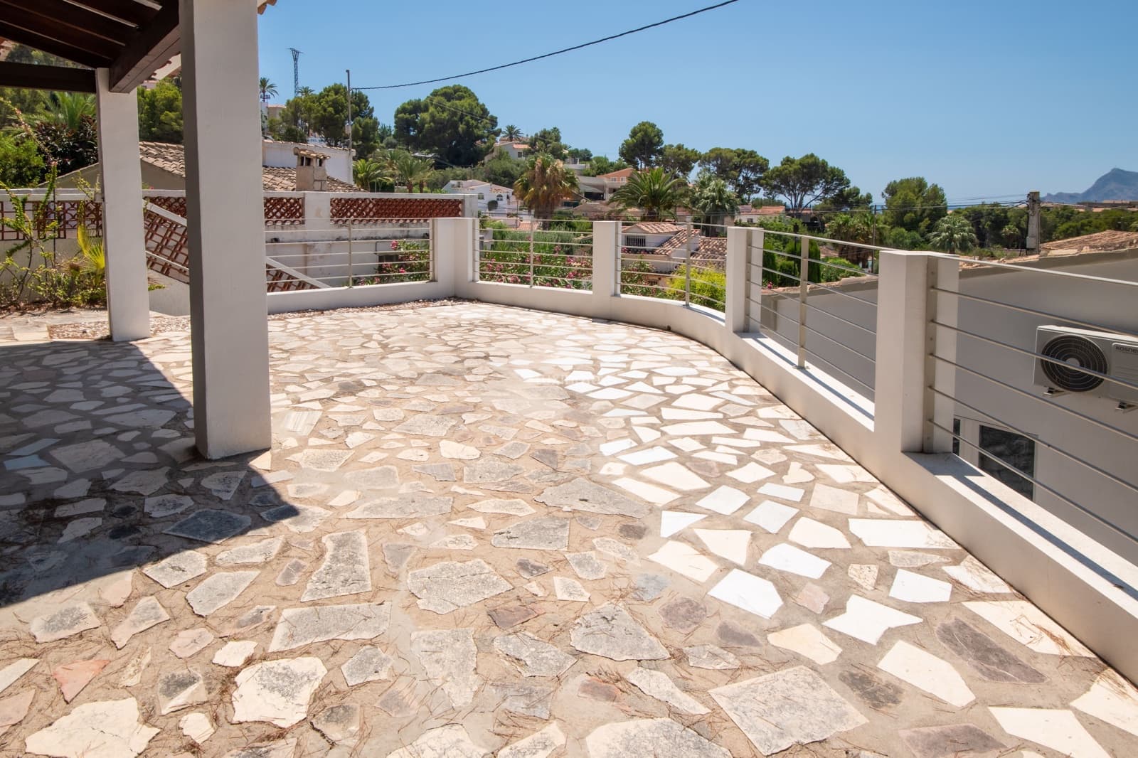 3 bedroom Villa for rent in Altea with pool garage - € 1,850 (Ref: 9948933)