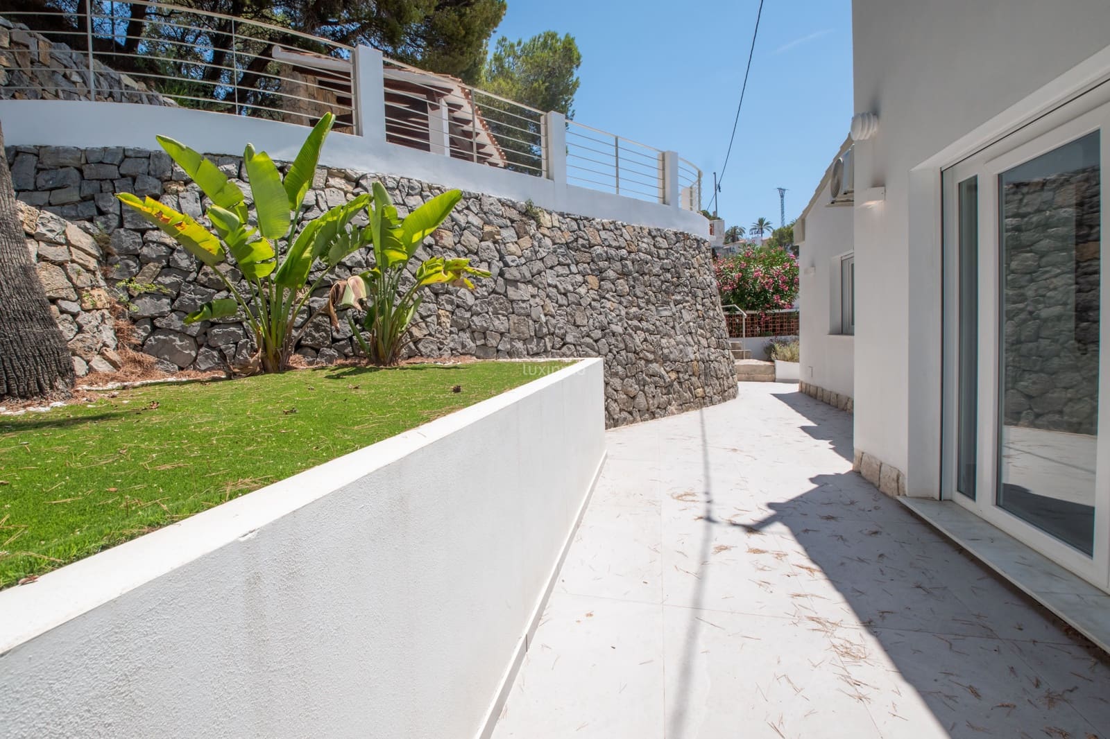 3 bedroom Villa for rent in Altea with pool garage - € 1,850 (Ref: 9948933)