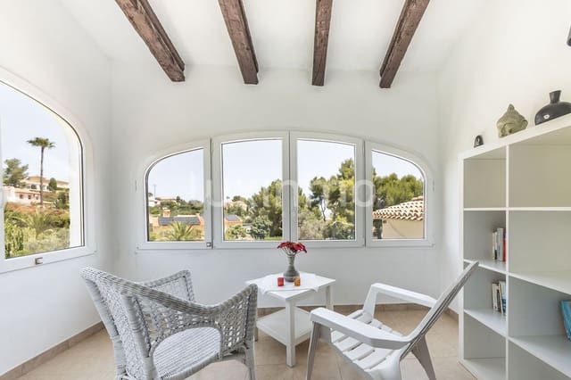 6 bedroom Villa for sale in Dénia with pool garage - € 650,000 (Ref: 9950779)