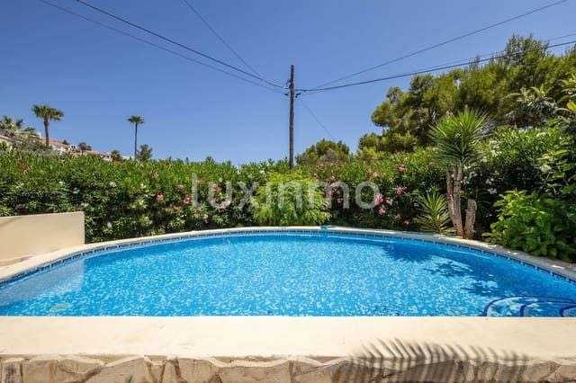 6 bedroom Villa for sale in Dénia with pool garage - € 650,000 (Ref: 9950779)